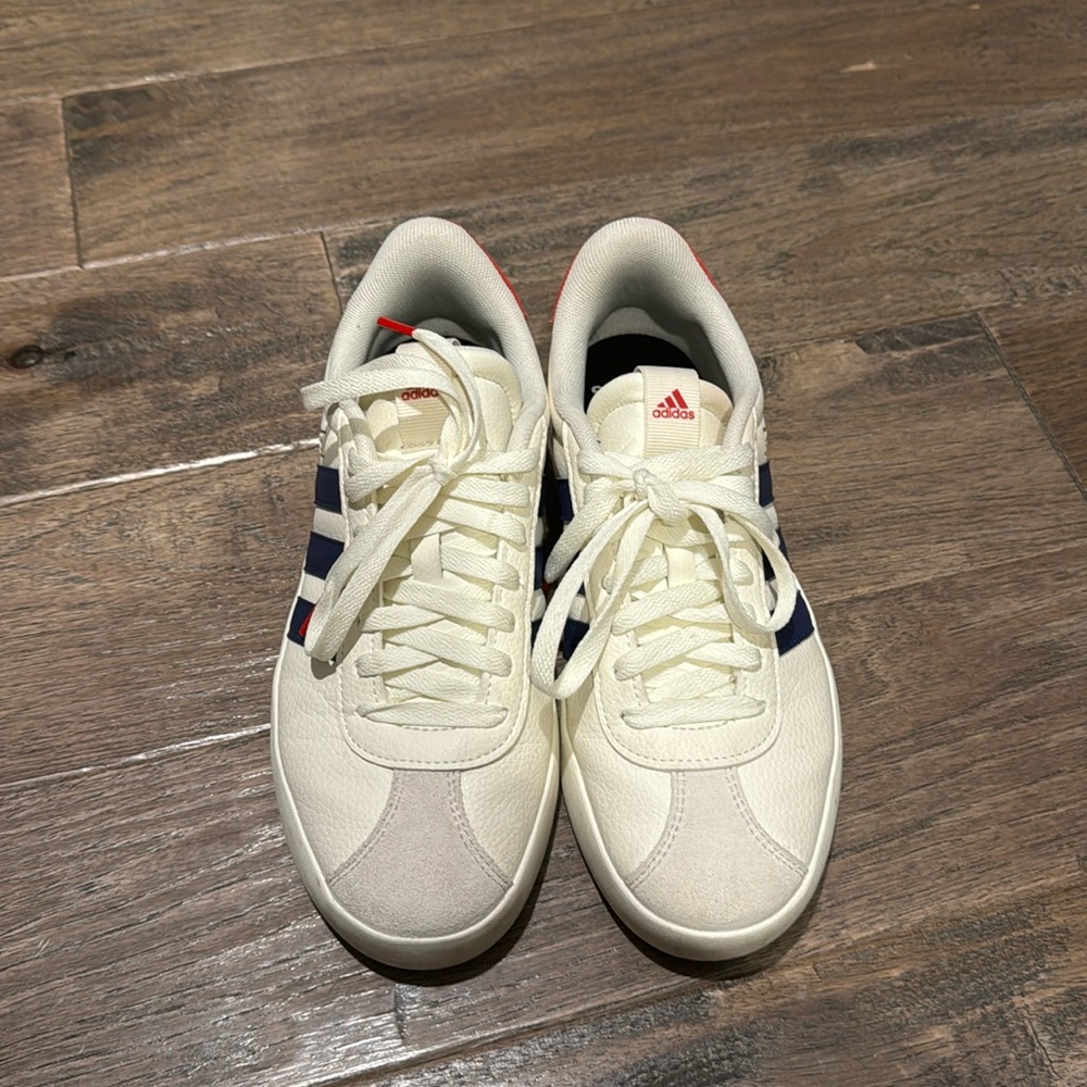 Adidas Sneakers